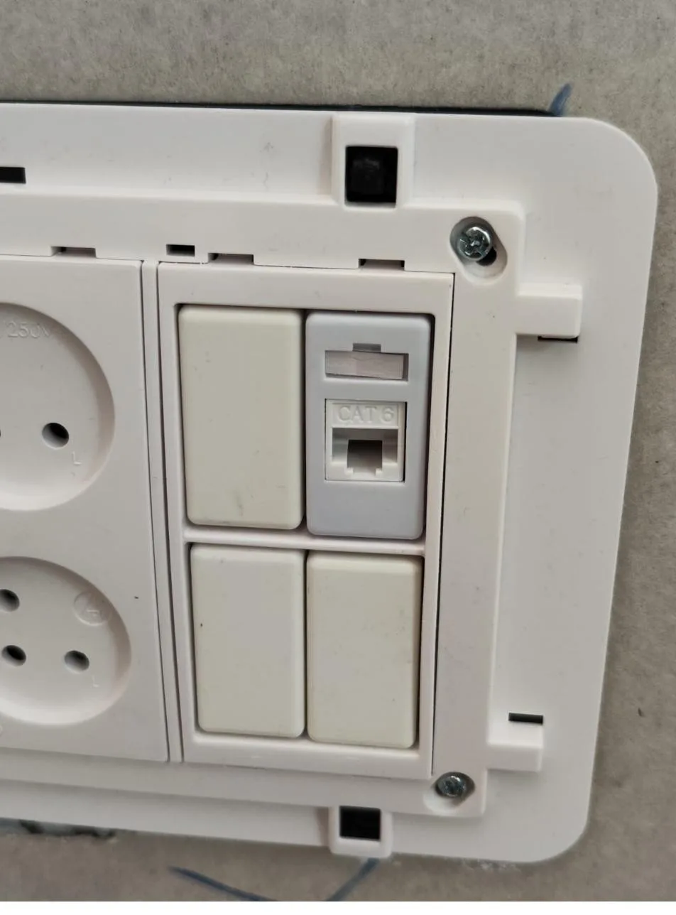 כבל רשת CAT6 מותקן